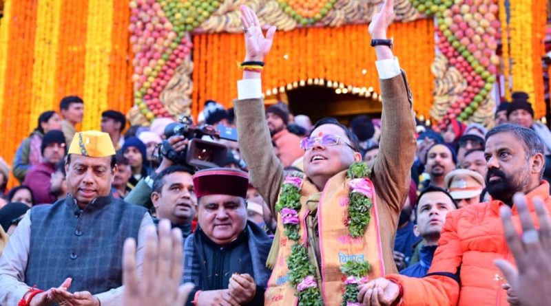 भू-बैकुंठ धाम श्री बदरीनाथ जी के कपाट खुले, सीएम धामी रहे मौजूद